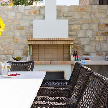 Villa Emilia I Luxury, Amazing Seaview, Next To The Town Kissamos Bagian luar foto
