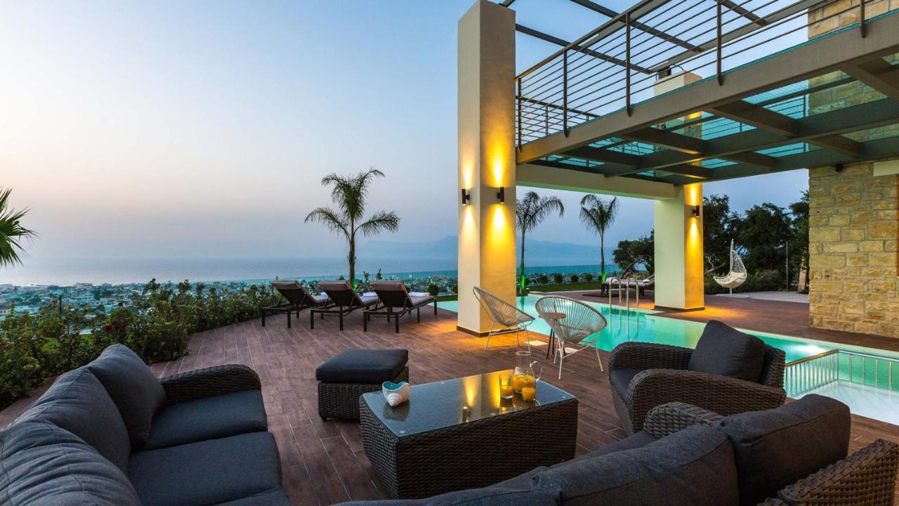 Villa Emilia I Luxury, Amazing Seaview, Next To The Town Kissamos Bagian luar foto