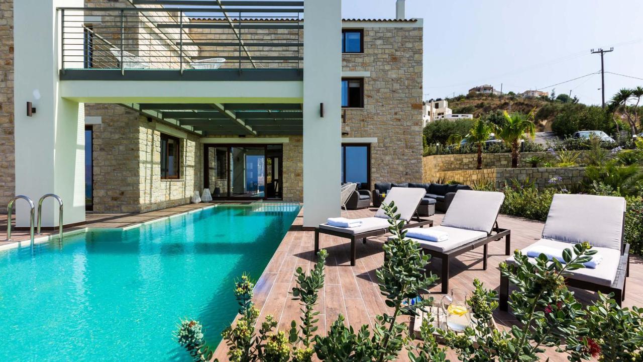 Villa Emilia I Luxury, Amazing Seaview, Next To The Town Kissamos Bagian luar foto