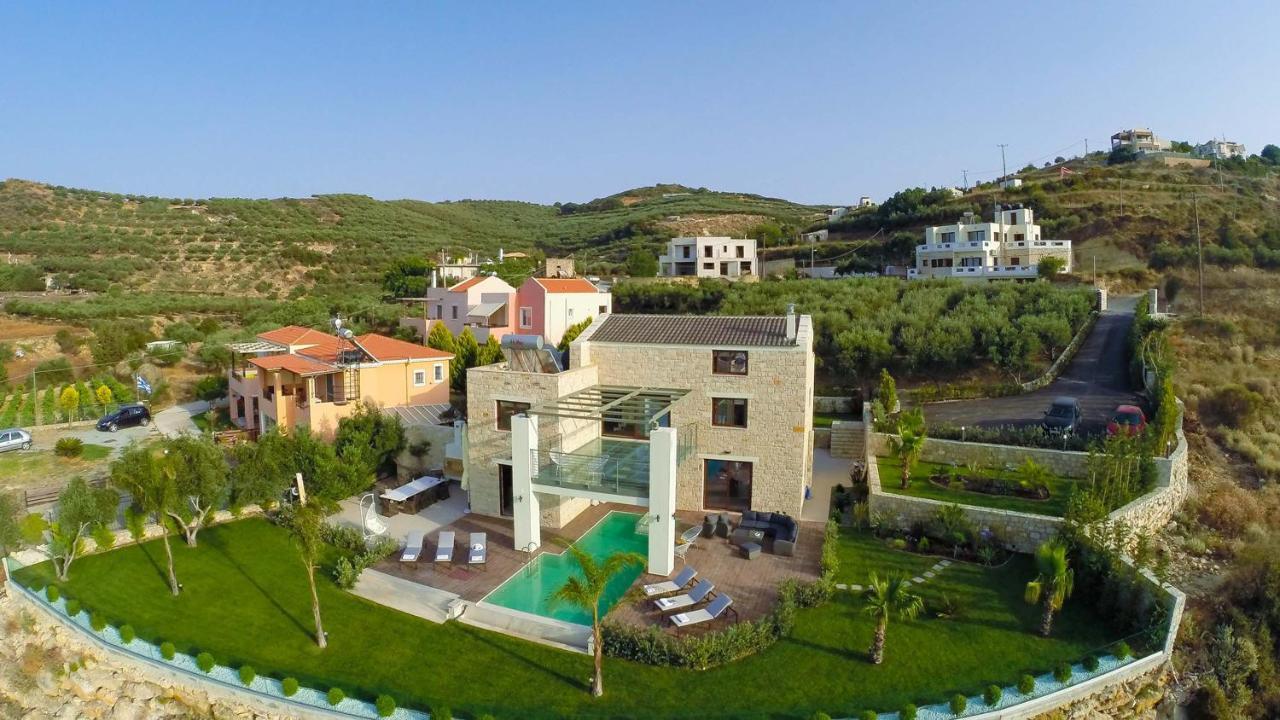 Villa Emilia I Luxury, Amazing Seaview, Next To The Town Kissamos Bagian luar foto
