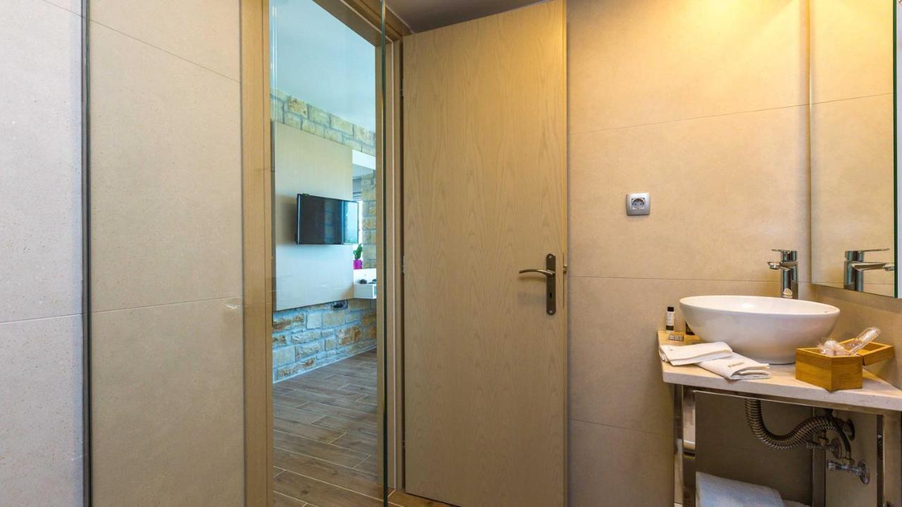 Villa Emilia I Luxury, Amazing Seaview, Next To The Town Kissamos Bagian luar foto
