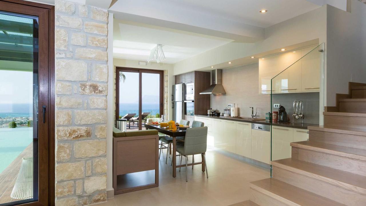 Villa Emilia I Luxury, Amazing Seaview, Next To The Town Kissamos Bagian luar foto