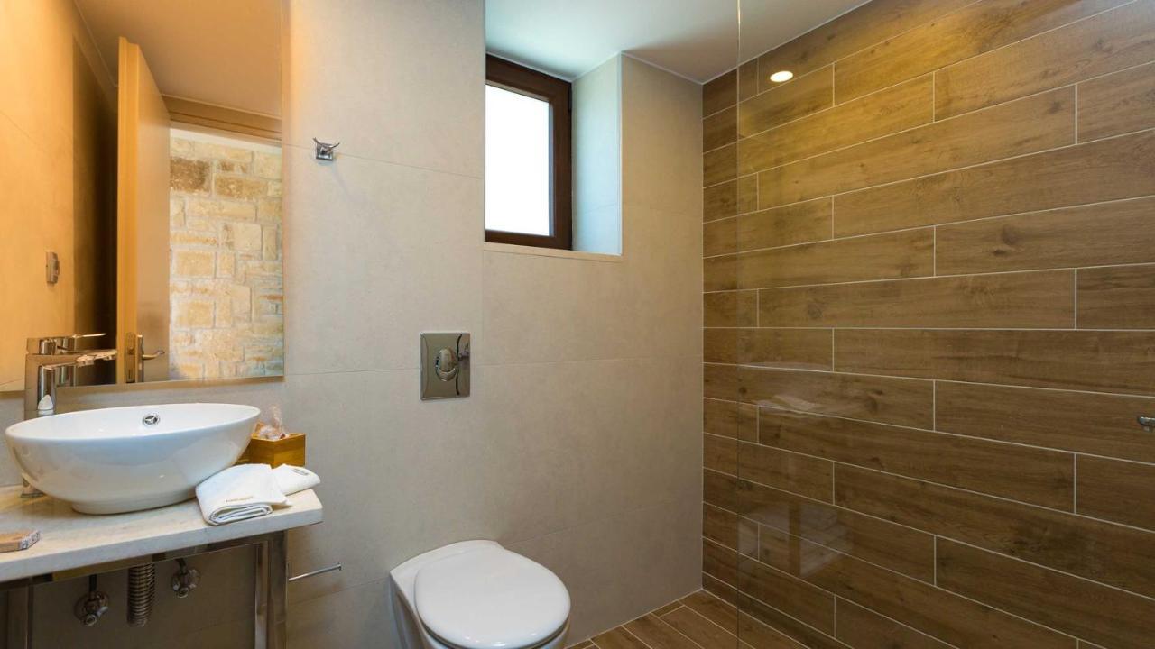 Villa Emilia I Luxury, Amazing Seaview, Next To The Town Kissamos Bagian luar foto