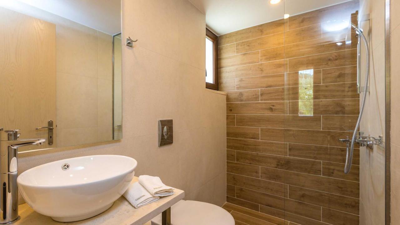 Villa Emilia I Luxury, Amazing Seaview, Next To The Town Kissamos Bagian luar foto