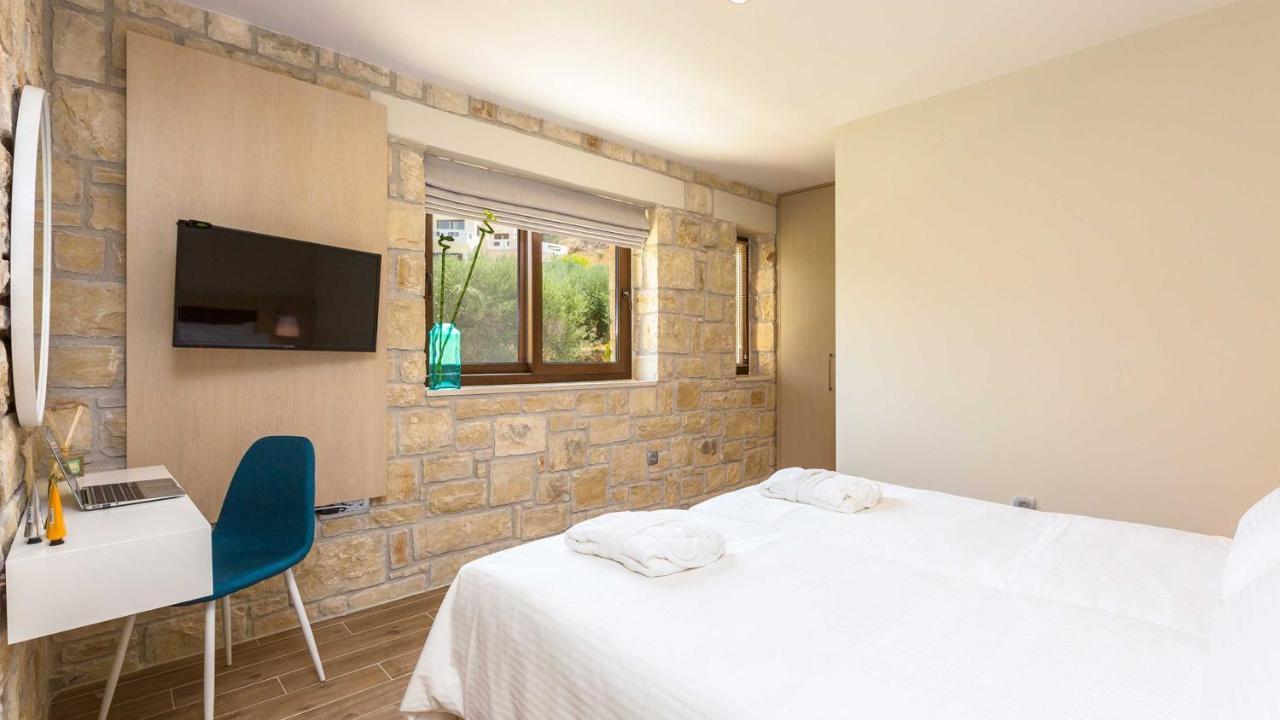Villa Emilia I Luxury, Amazing Seaview, Next To The Town Kissamos Bagian luar foto