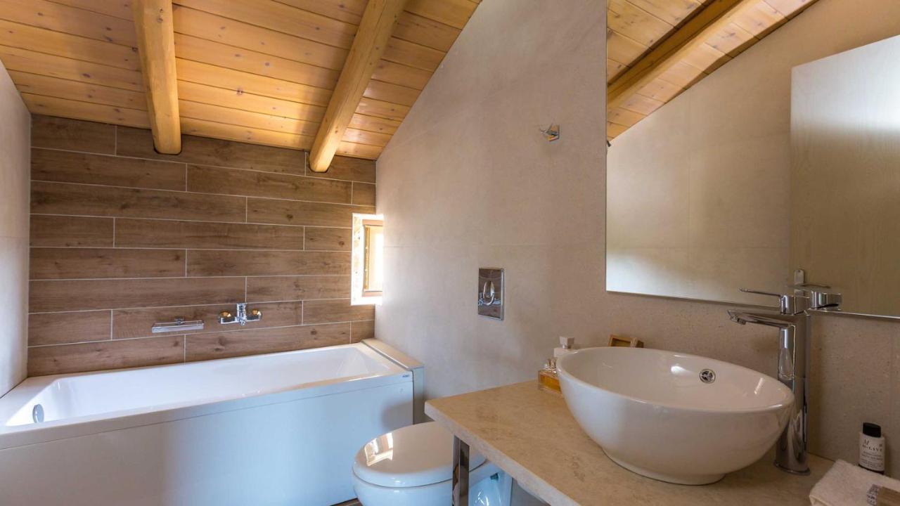 Villa Emilia I Luxury, Amazing Seaview, Next To The Town Kissamos Bagian luar foto